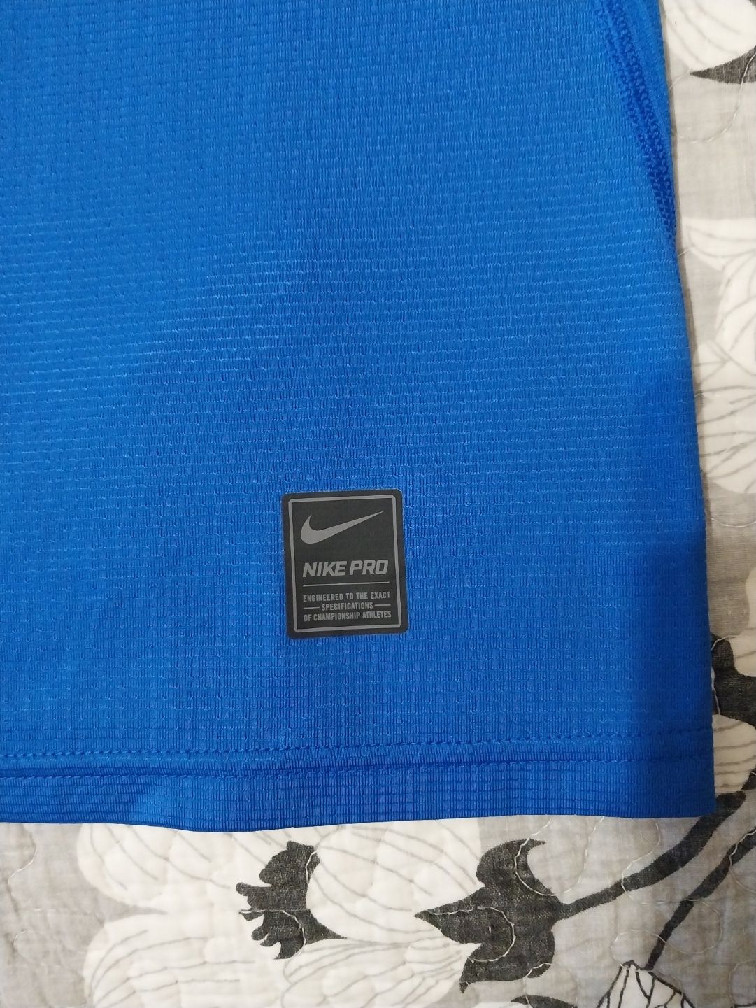 Чоловіча компресійна футболка Nike Pro Hypercool Compression.