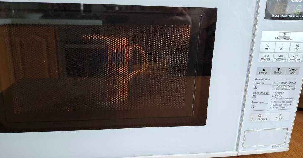 Kuchenka mikrofalowa Panasonic NN-ST251WZPE