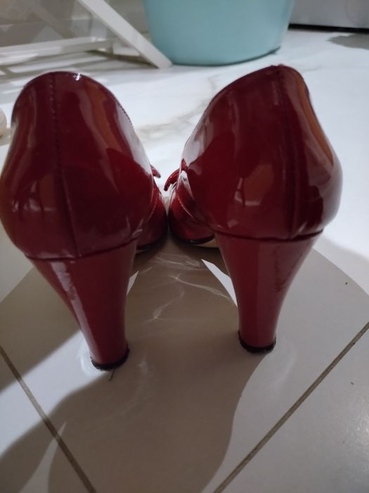 Buty lakiery królewny