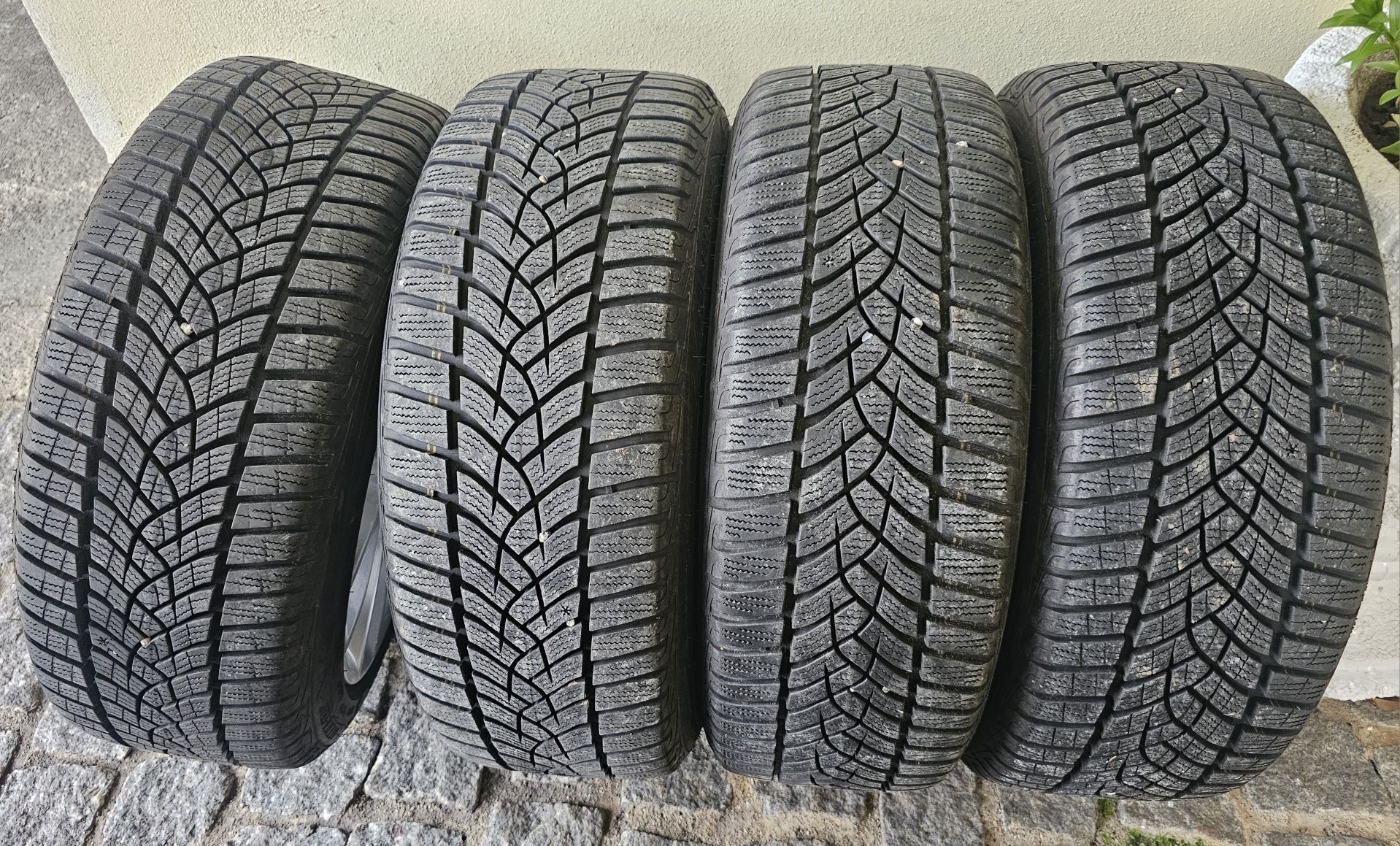 Pneus Goodyear 195/50/16
