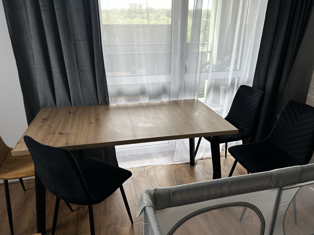 Stół + 4 krzesła