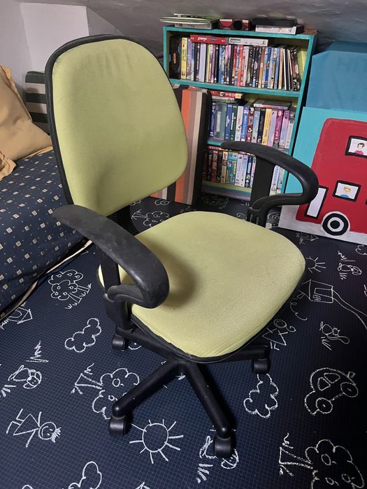 Dou/ofereço artigos/brinquedos de criança variados