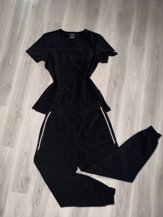 Женский коcтюм Cherokee Infinity черный М