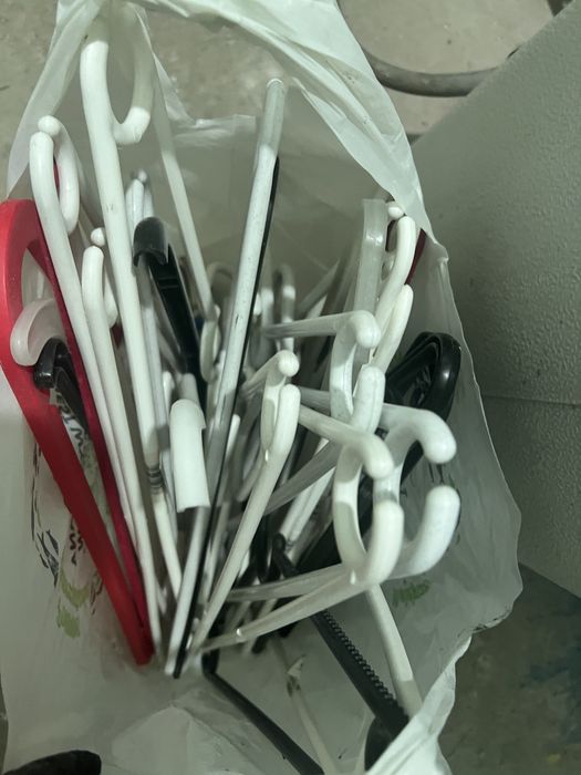 Wieszaki oddam za darmo