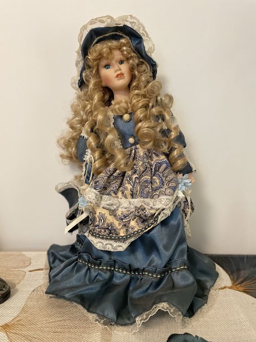 Porcelanowa lalka