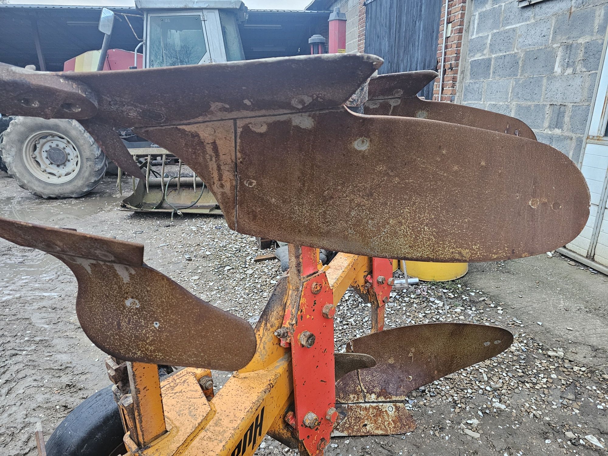 Pług Huard 5 (3+1+1) obrotowy sprowadzony PR65T