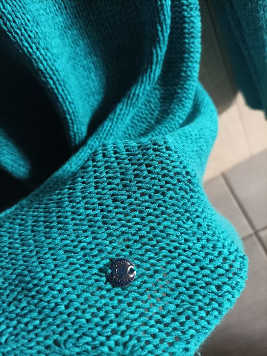 Turkusowy dziergany sweter uniwersalny oversize