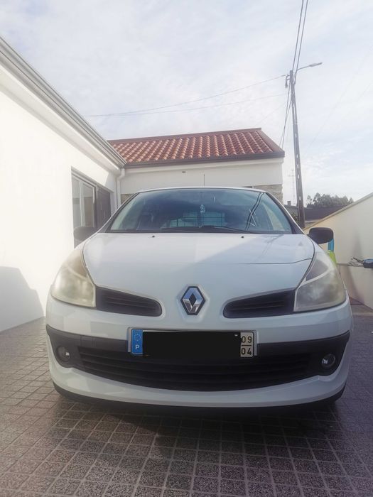 Vendo Renault Clio III 1.5 dCi, comercial, ano 2009, com 175.000 km