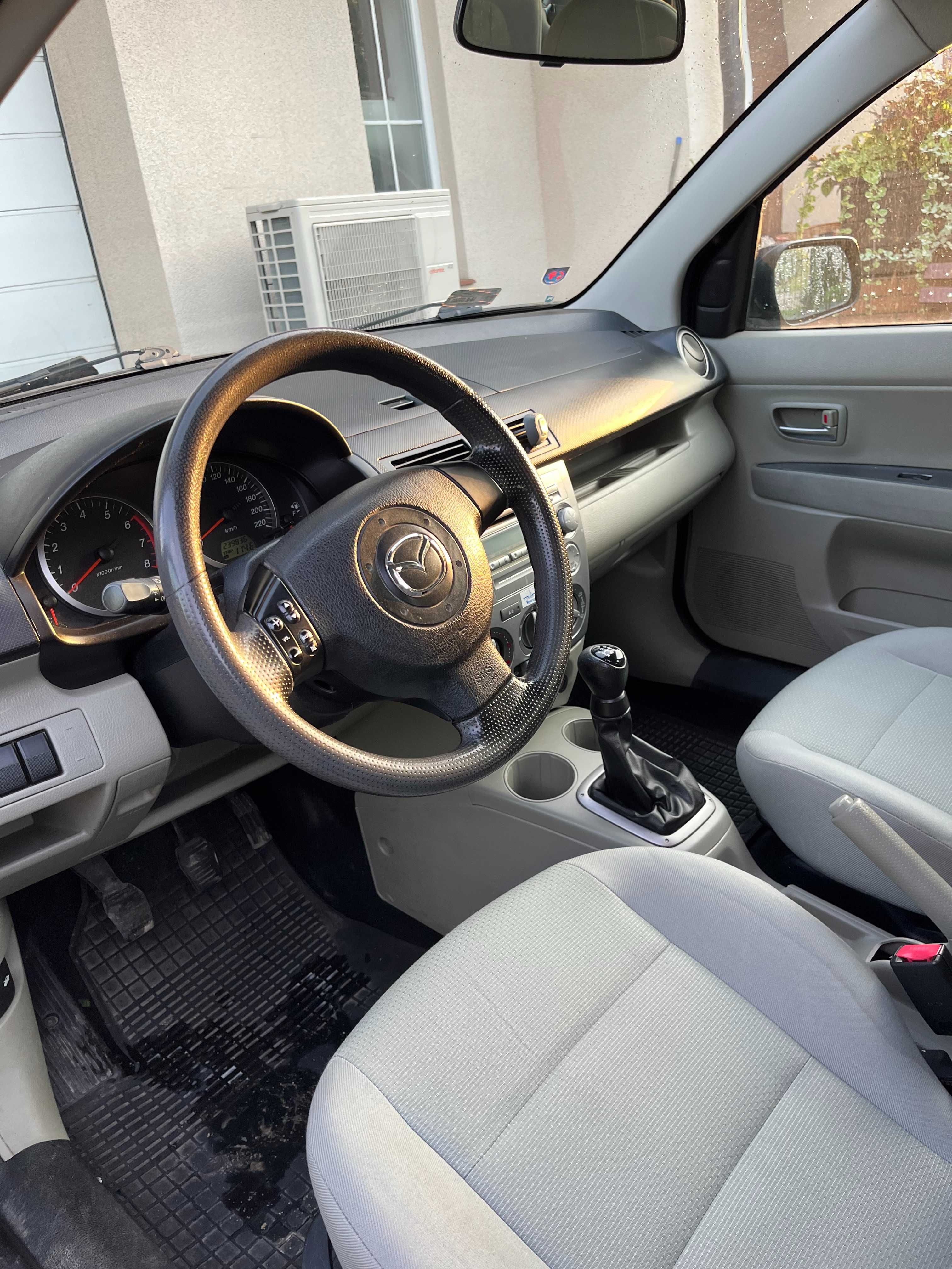 Mazda 2, 2006 rok.
