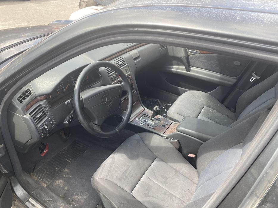 Мерседес w 203 210 салон сидения сидушки  пластик