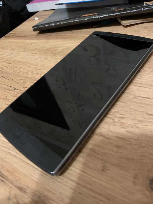 Телефон старий LG