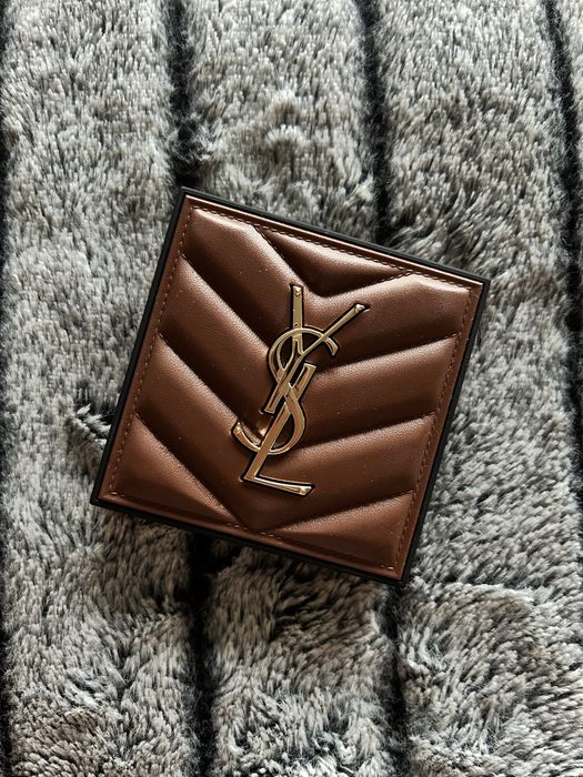 YSL All Hours Hyper Bronze – wielofunkcyjny puder brązujący bronzer