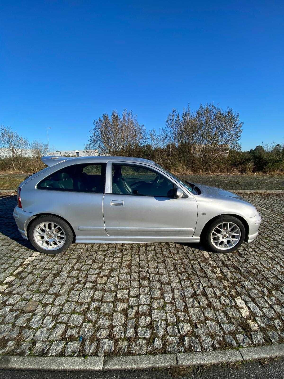 Vendo  MG ZR 1.4i 16v com 105cv a gasolina e GPL ESTÁ A ANDAR