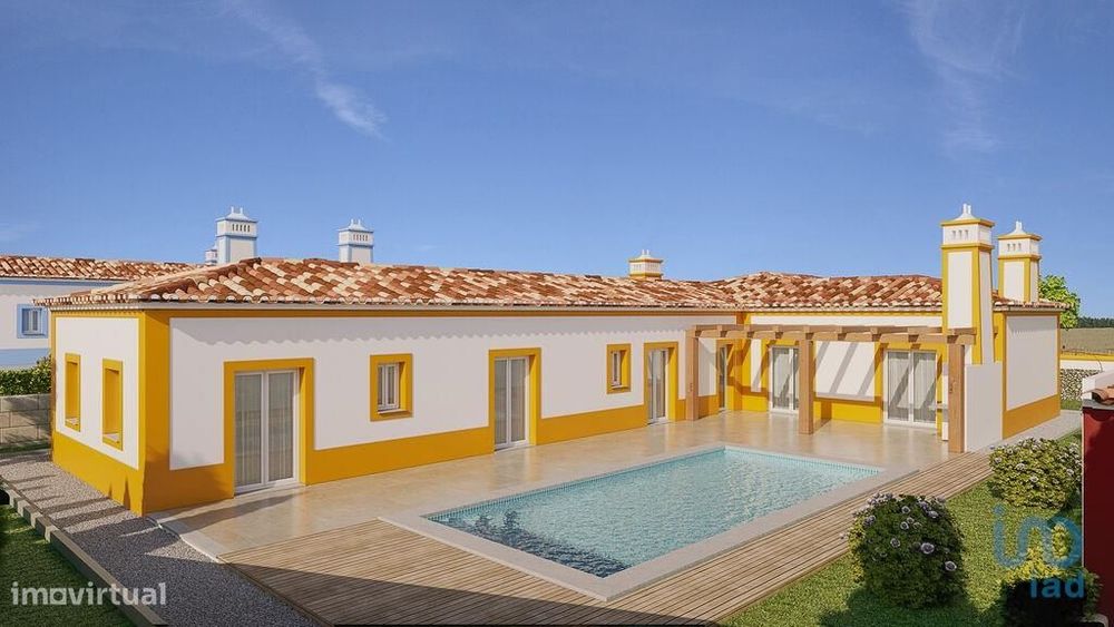 Casa T3 em Caldas da Rainha - Santo Onofre e Serra do Bouro de 185,00