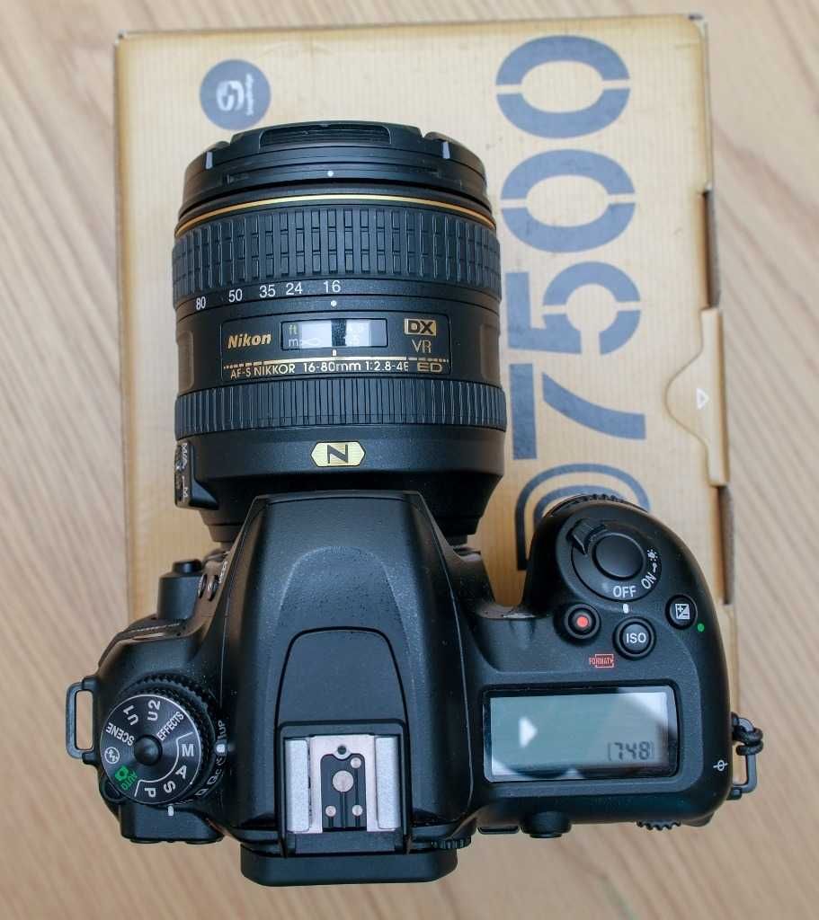 Lustrzanka NIKON D7500. SAMO BODY (bez obiektywu).Stan idealny!