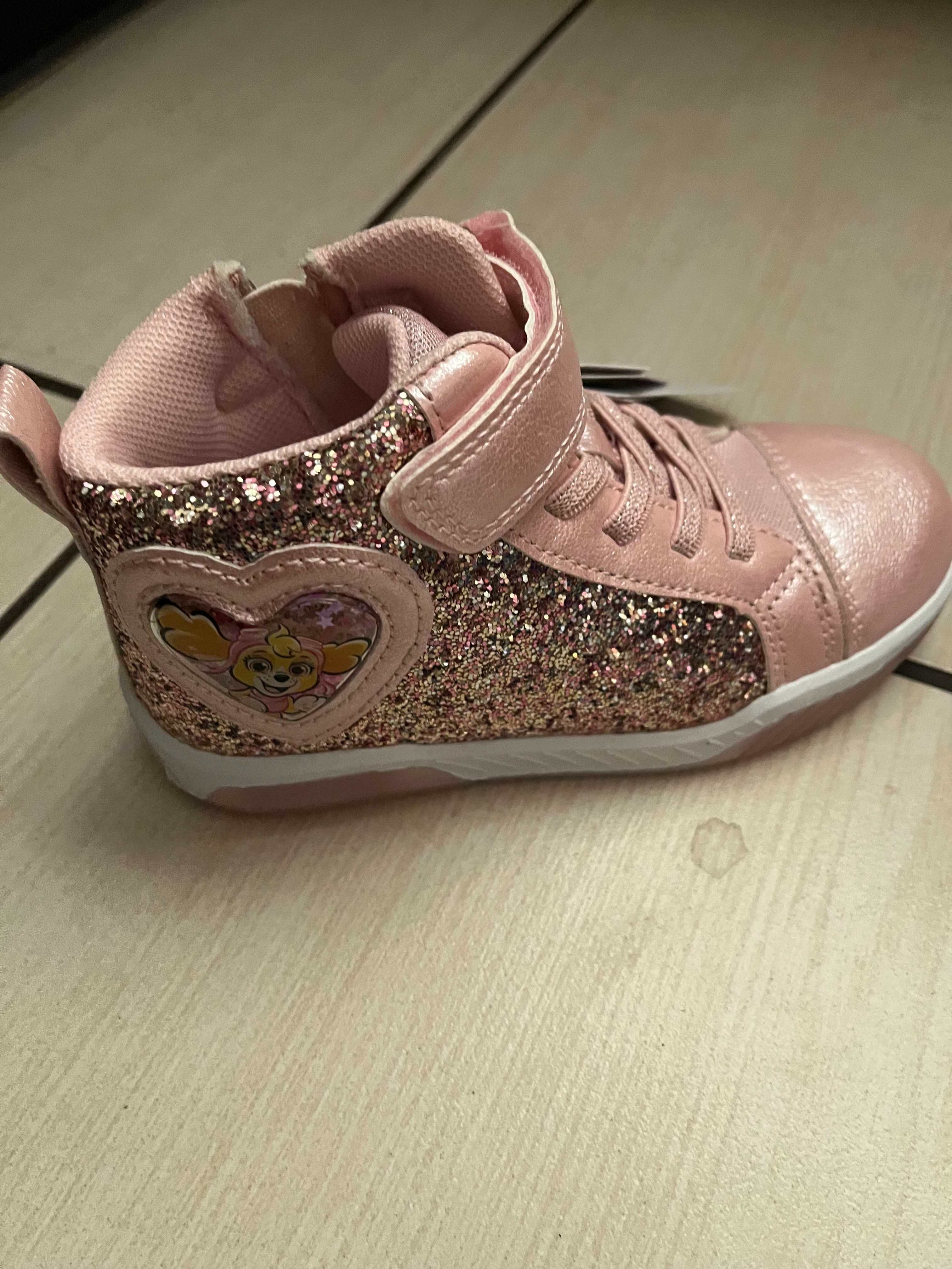 Nowe śliczne i świecące buty/półbuty ze Skye, Smyk, rozmiar 28