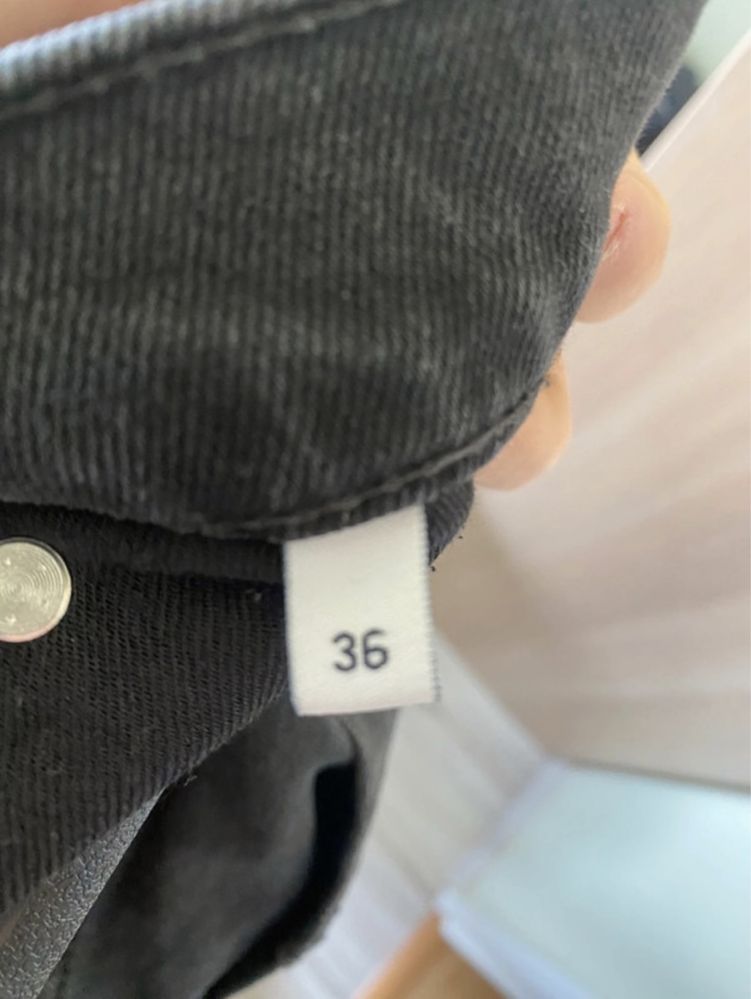 Ciemne spodnie jeans Iceberg rozmiar 36