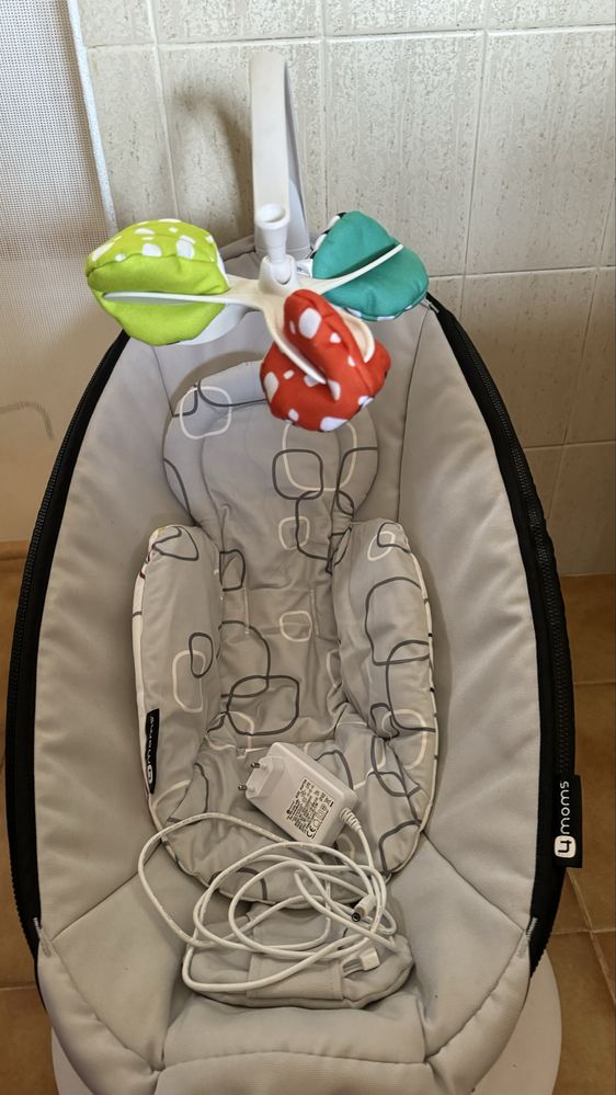 Esperguiçadeira automatica com som - 4Moms ROCKAROO
