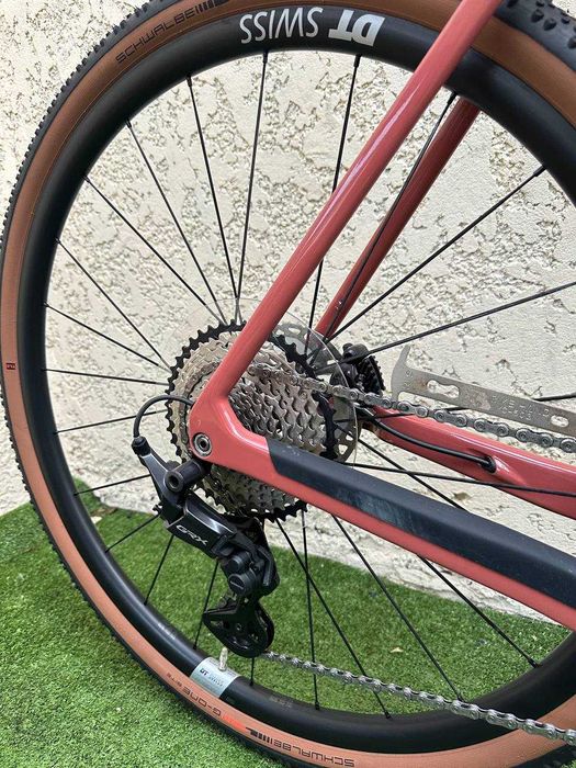 У продажу карбоновий гравійний велосипед Shimano GRX 820 1х12s
