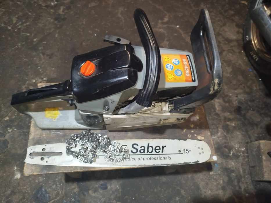 Продам бензо пилу