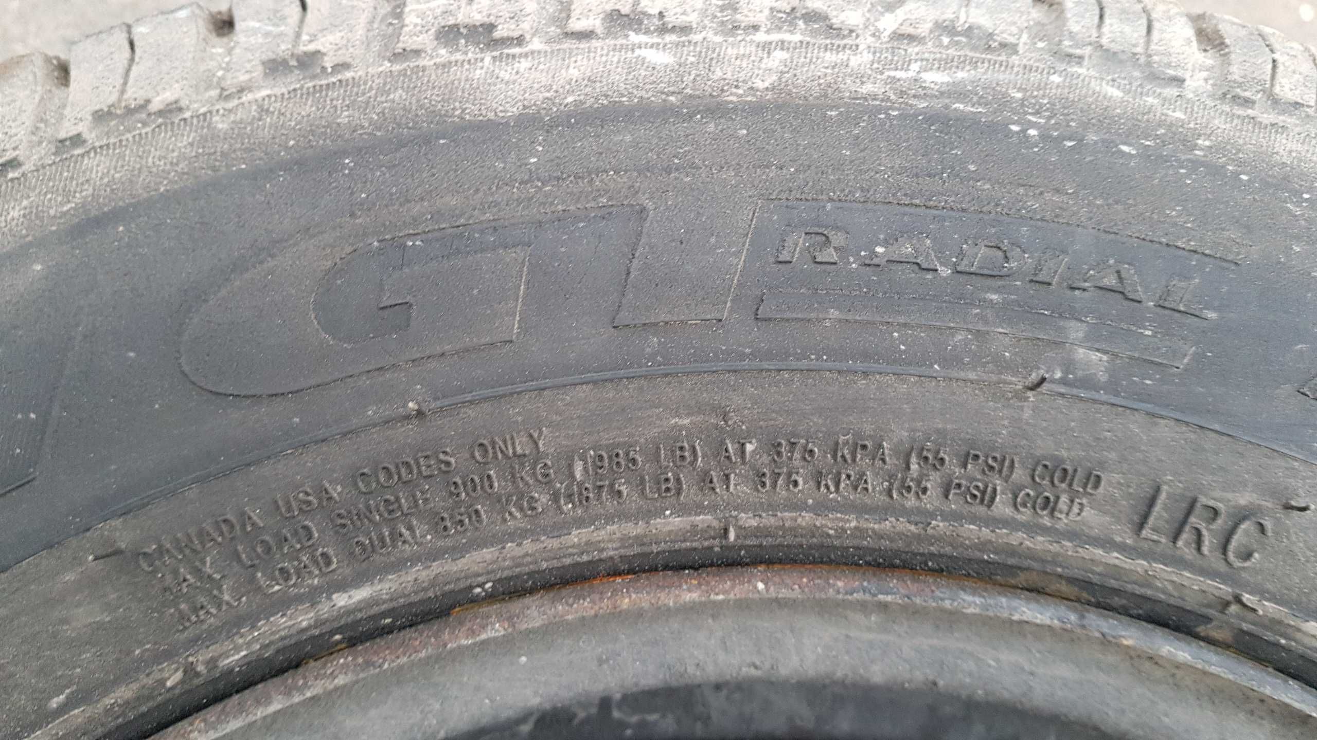 215 65 R15C Maxmiler