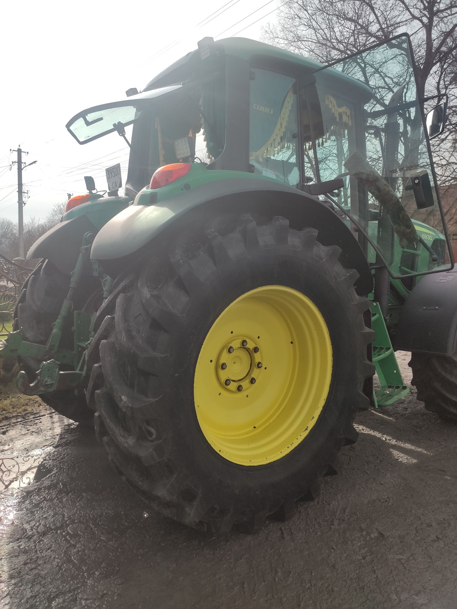 Продам John Deere 6930