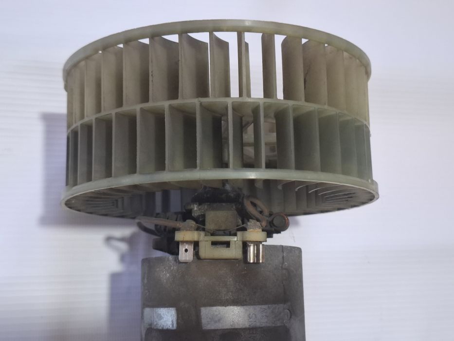 Мотор печки двух крыльчатка Siemens, Bosch Мерседес w124