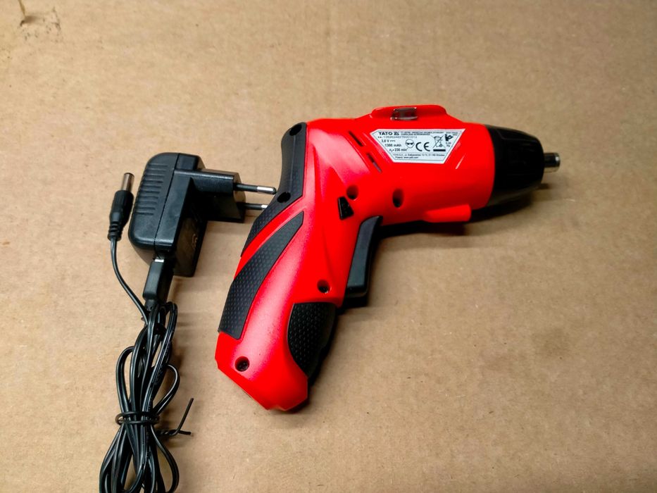 Wkrętak AkumulatorowyY 3,6V 1,3 AH
YATO YT-82760