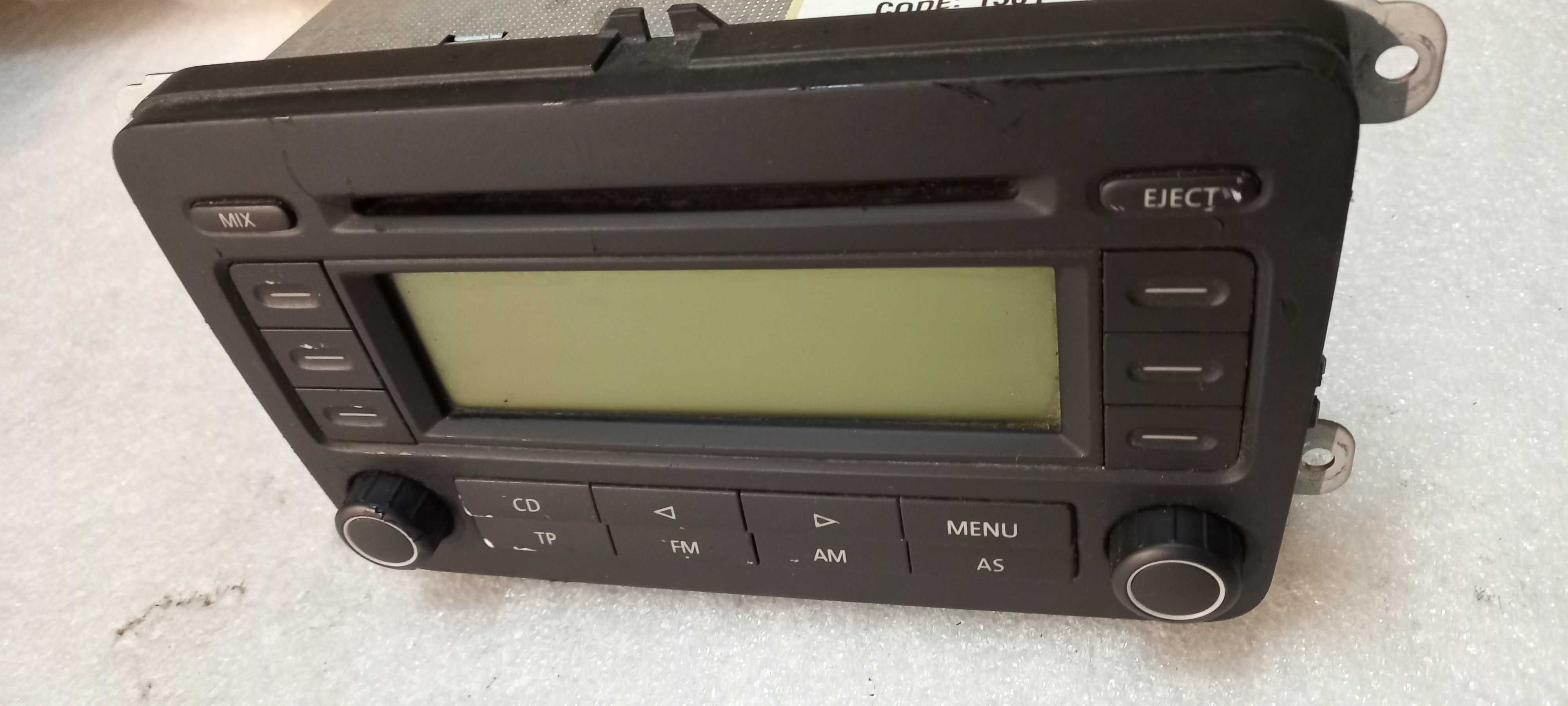 Radio CD Volkswagen Golf V 2 DIN + kod -186LX