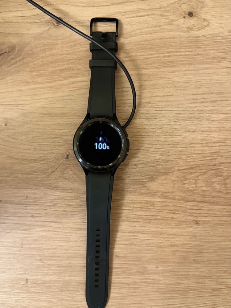 Смарт часи Samsung Galaxy watch 4 classic