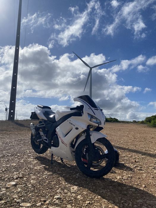 Vendo Synerai XY125 pista