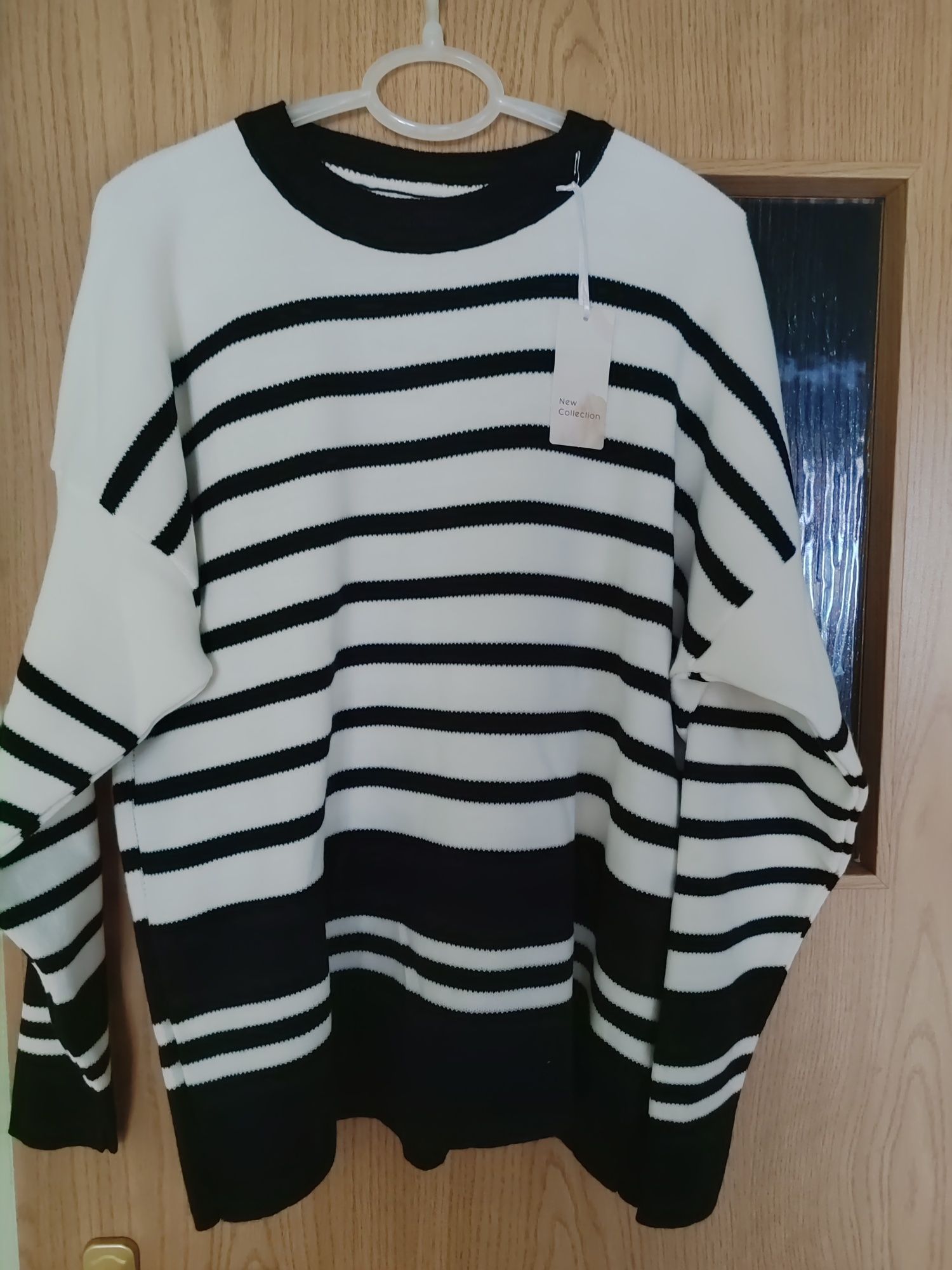 Sweter oversize czarne paski