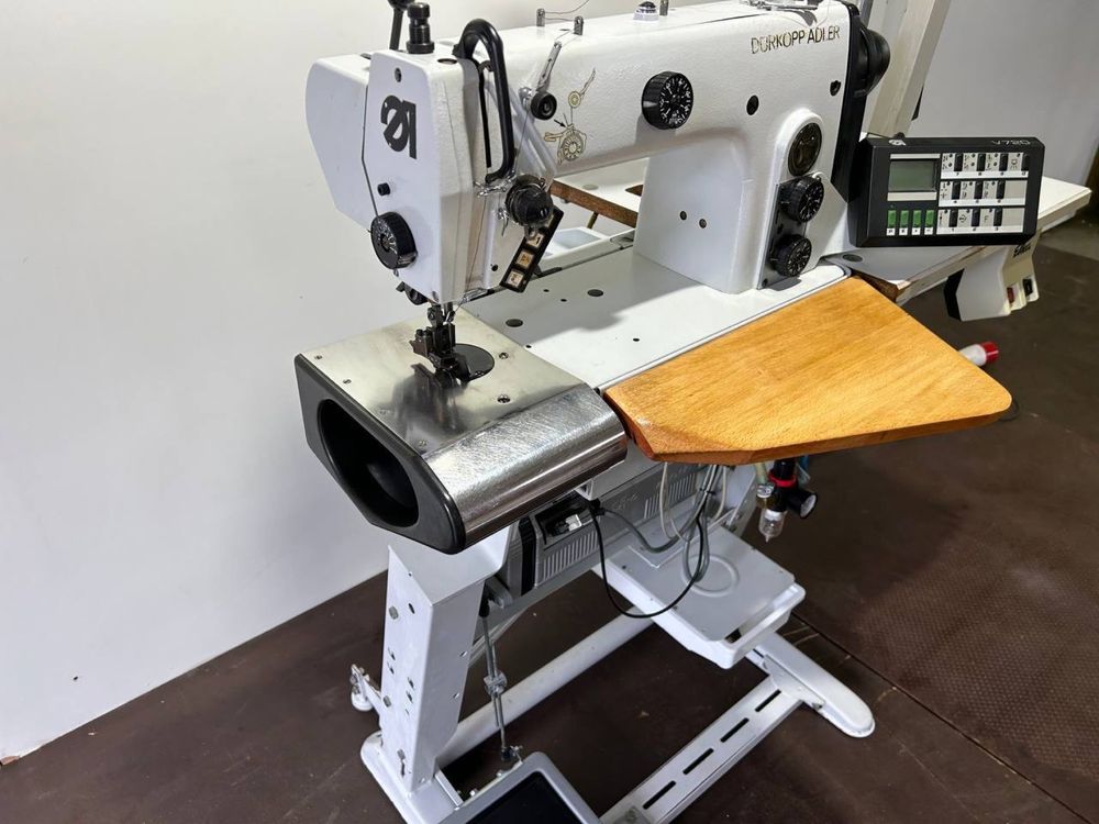 Спеціальна швейна машина Dürkopp Adler 550-5-5-2