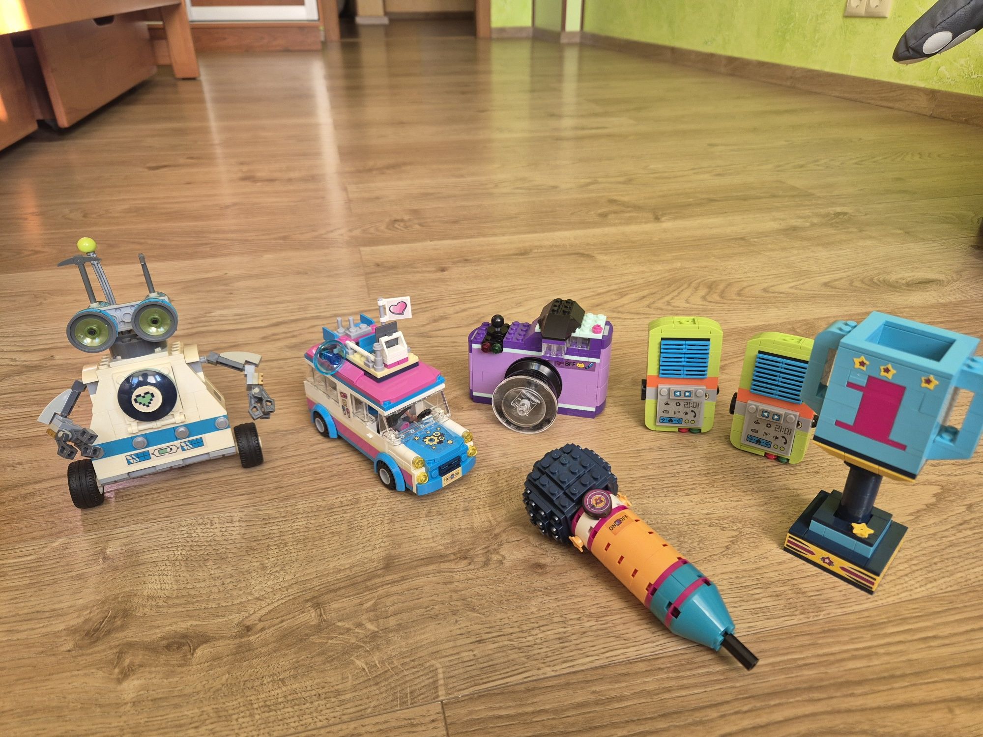 Lego Friends продаётся все вместе