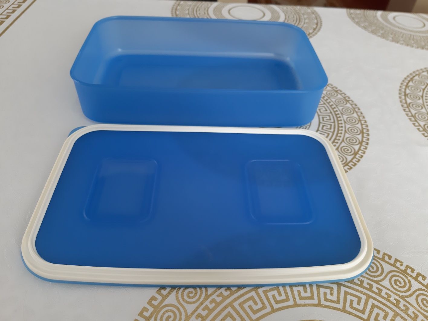 Tupperware Bazyl pojemnik szczelny prostokątny  1,1 l