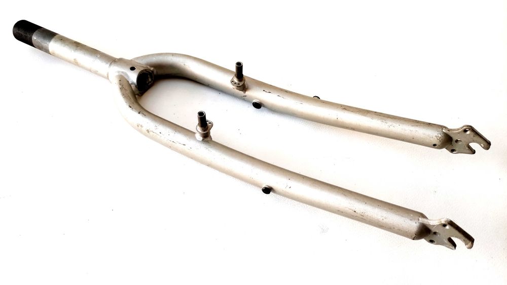 Solidny Widelec rowerowy SPINNER 1 i 1/8'' koło 26'' nr 306