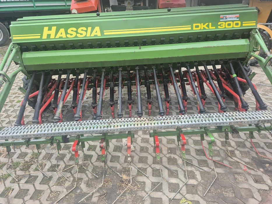 Siewnik zbożowy Hassia DKL300