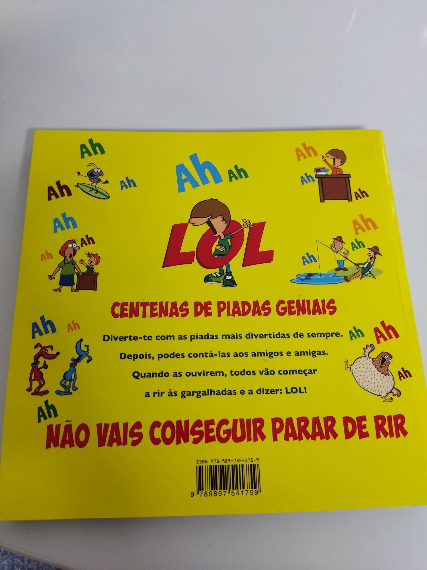 Livro das melhores 313 piadas para rir sem parar,