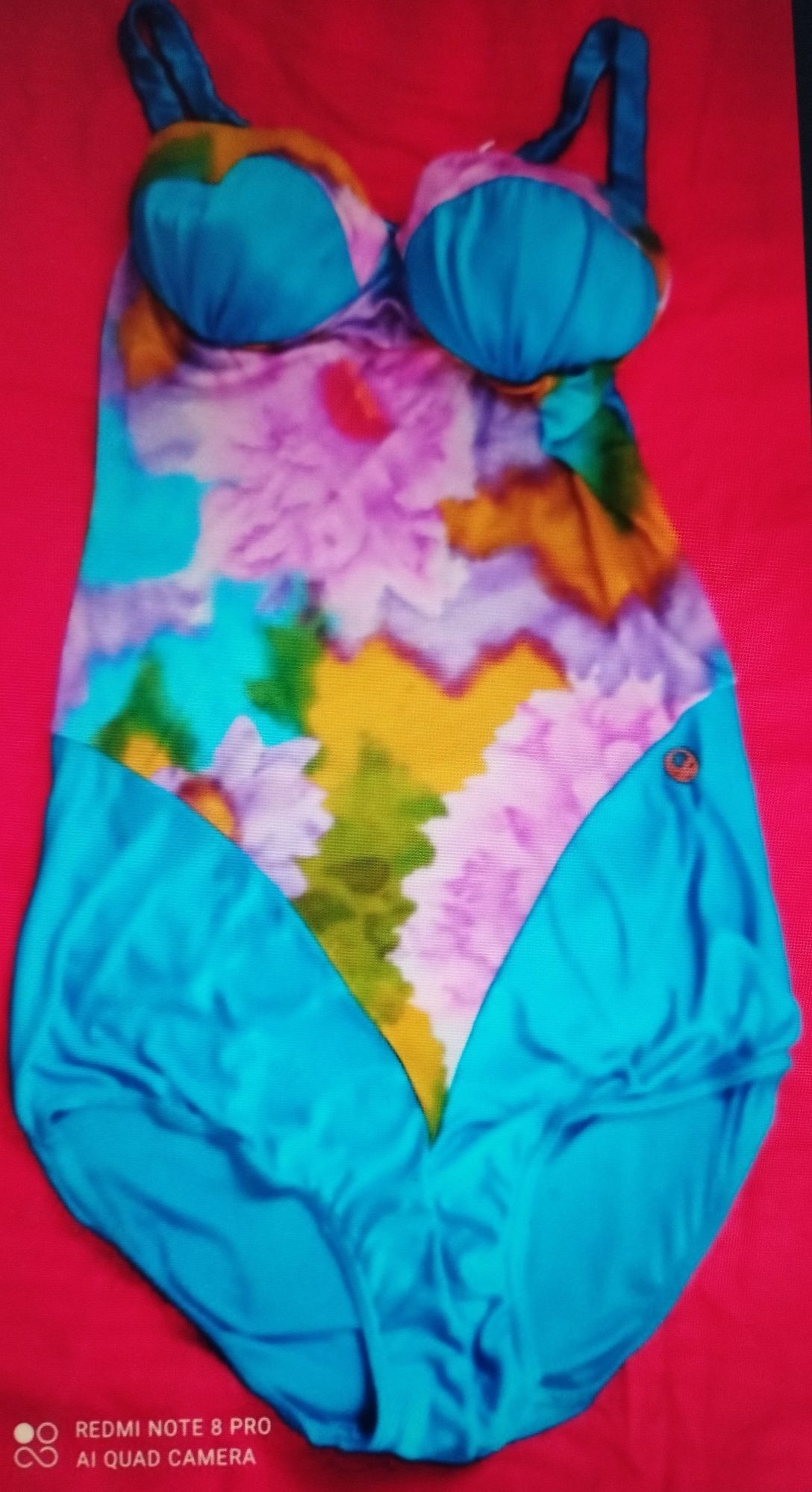 Kolorowy kostium kąpielowy
