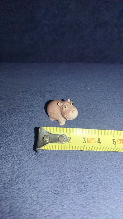 Mała figurka hipopotam