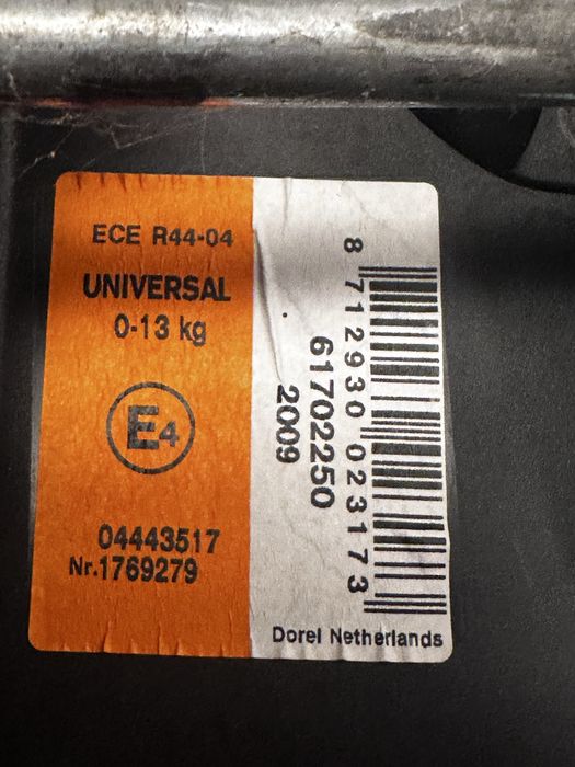 Maxi-Cosi CabrioFix 0–13 kg – fotelik z budką, dobry stan