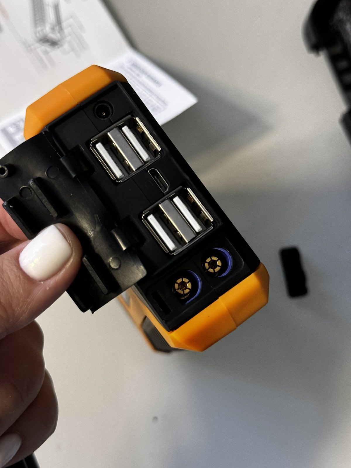 Пусковое зарядное устройство,бустер,повер с насосом JUMPSTARTER JX 27