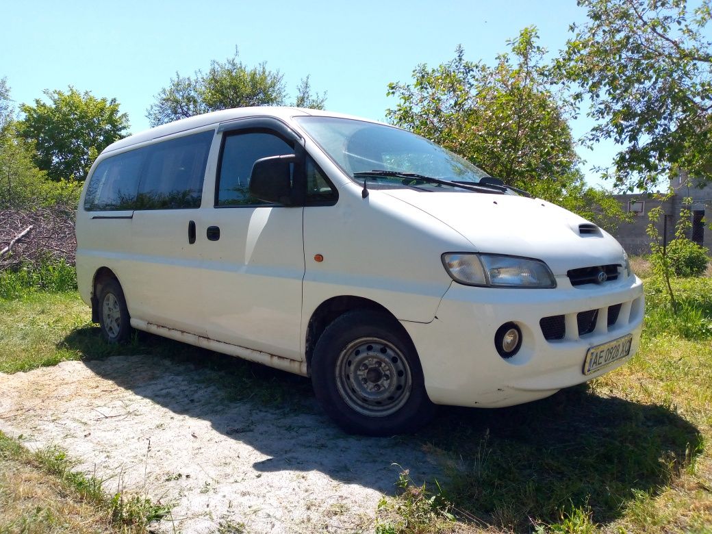 Бус Hyundai H1 (Starex)