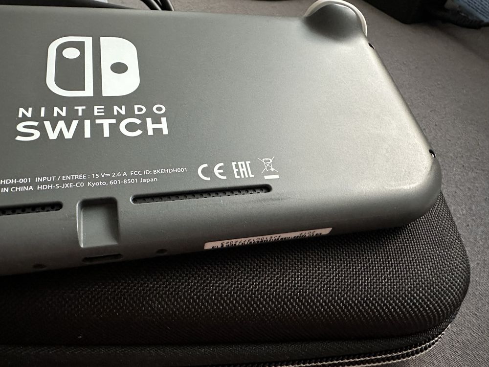 Nintendo switch Lite - stan bardzo dobry!