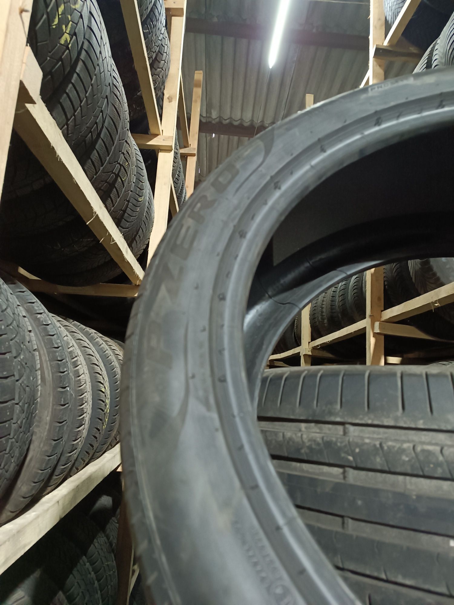 Шини літо Pirelli 285/40/22 5mm 4шт.