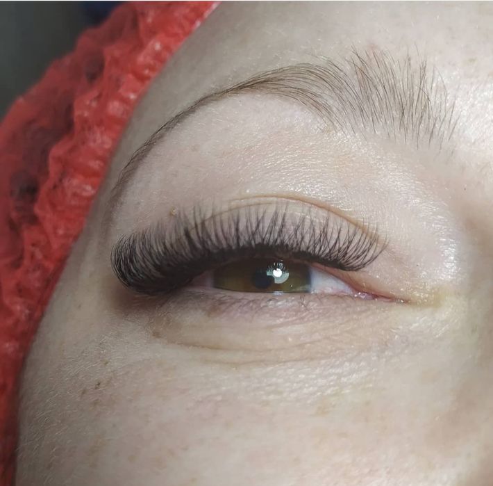 Наращивание ресниц, ламинирование ресниц и бровей.