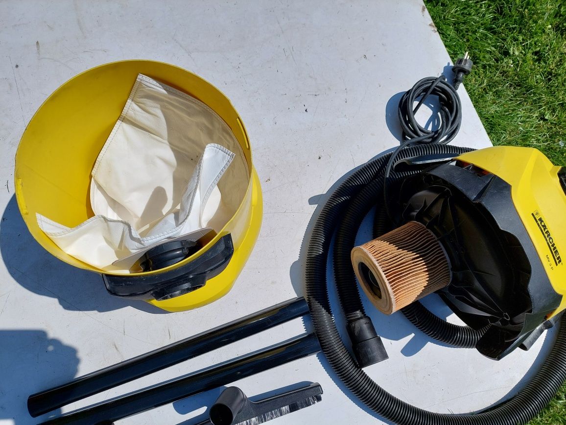 Odkurzacz karcher z gniazdem wd3p