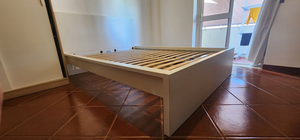 Cama casal MALM da IKEA branco com gavetas
