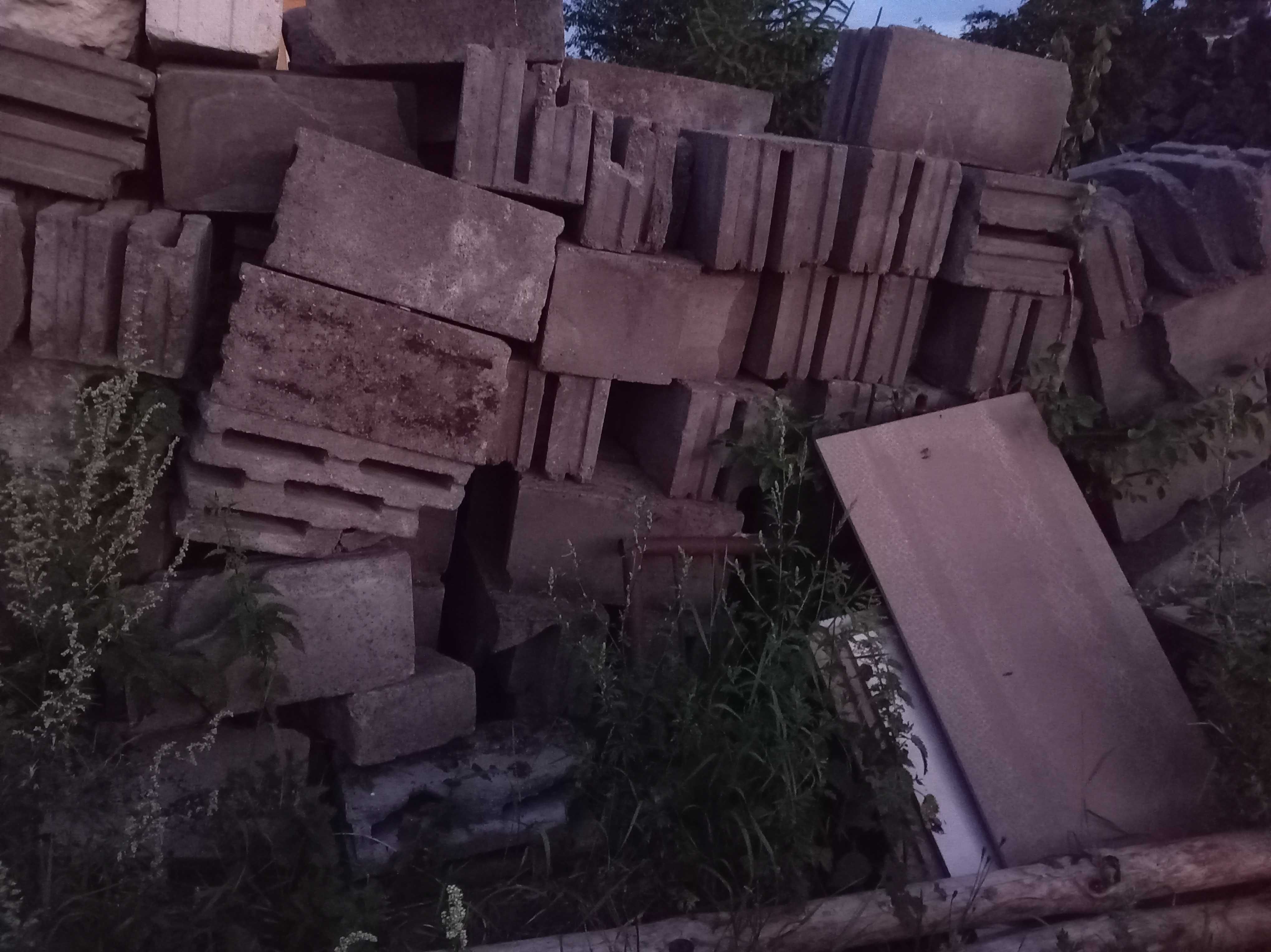 Pustaki betonowe bloczki