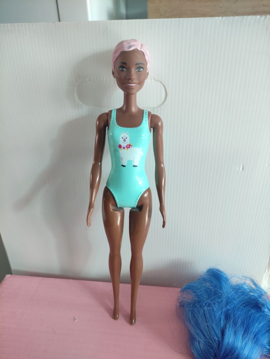 Barbie Color Reveal Lama